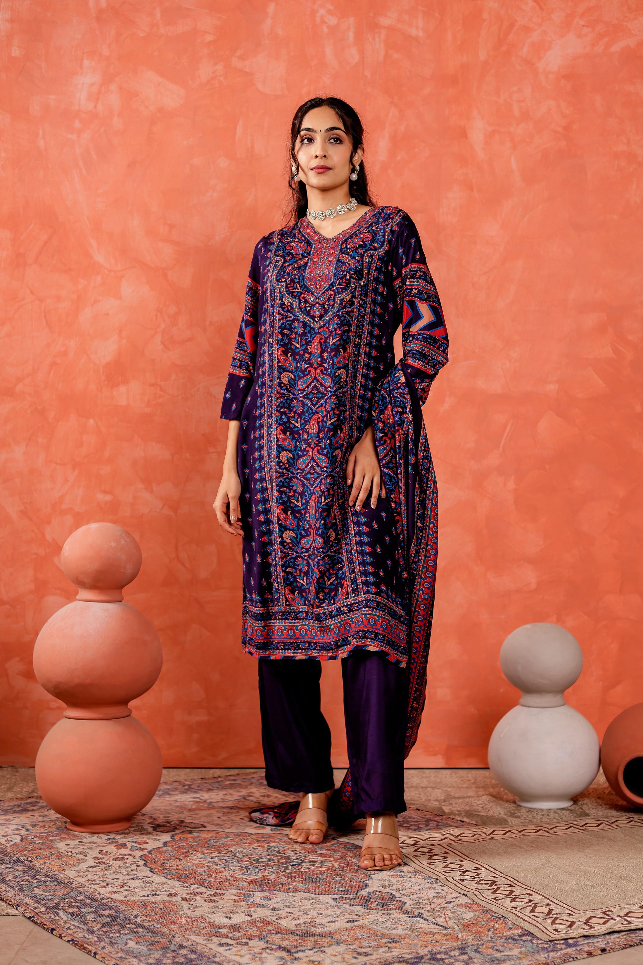 VASVI Women Floral Printed Regular Sequinned Muslin Kurta ,Trousers & With Dupatta