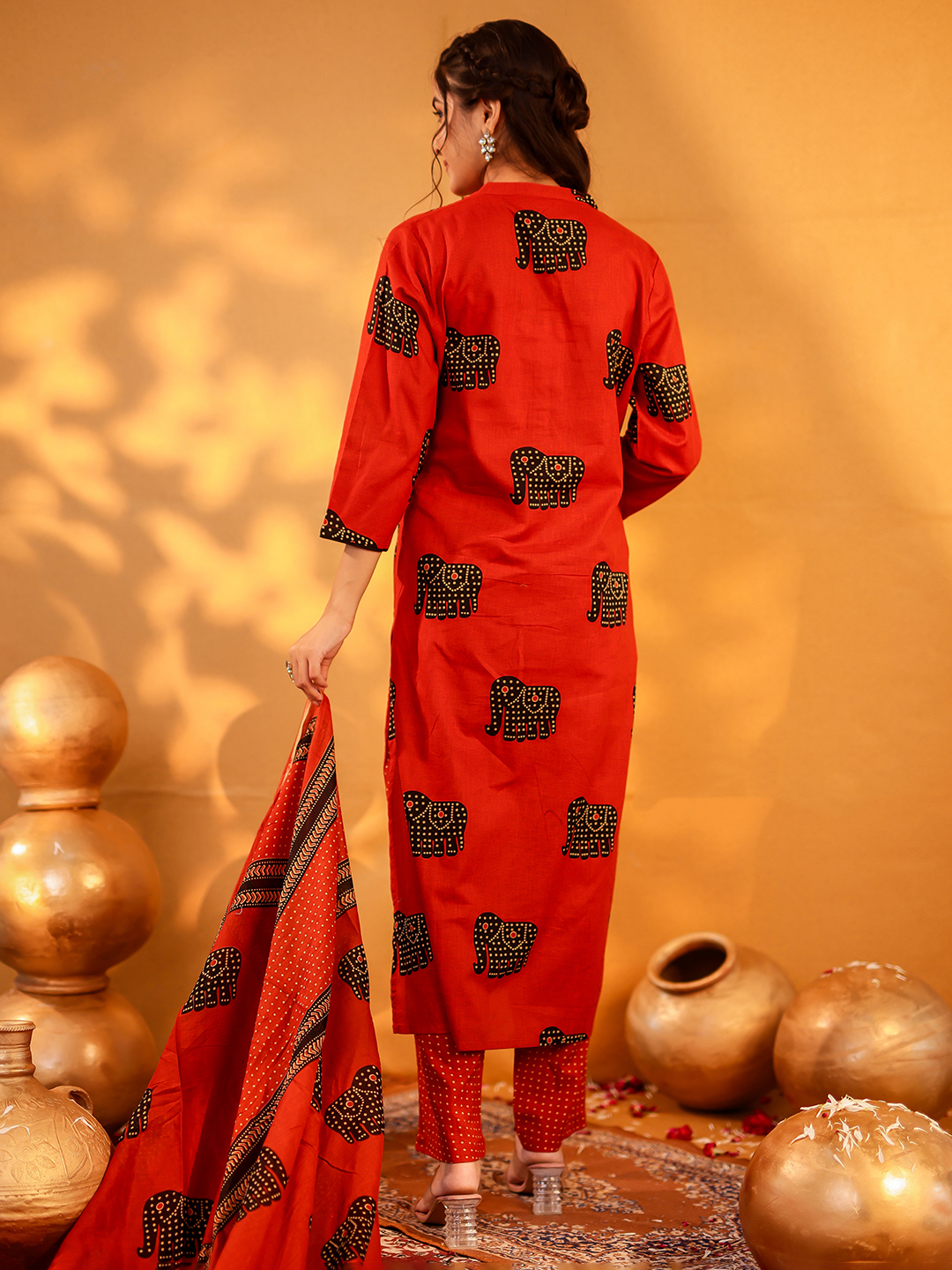 VASVI Women Elephant Printed Cotton Kurta Pant With Dupatta Set