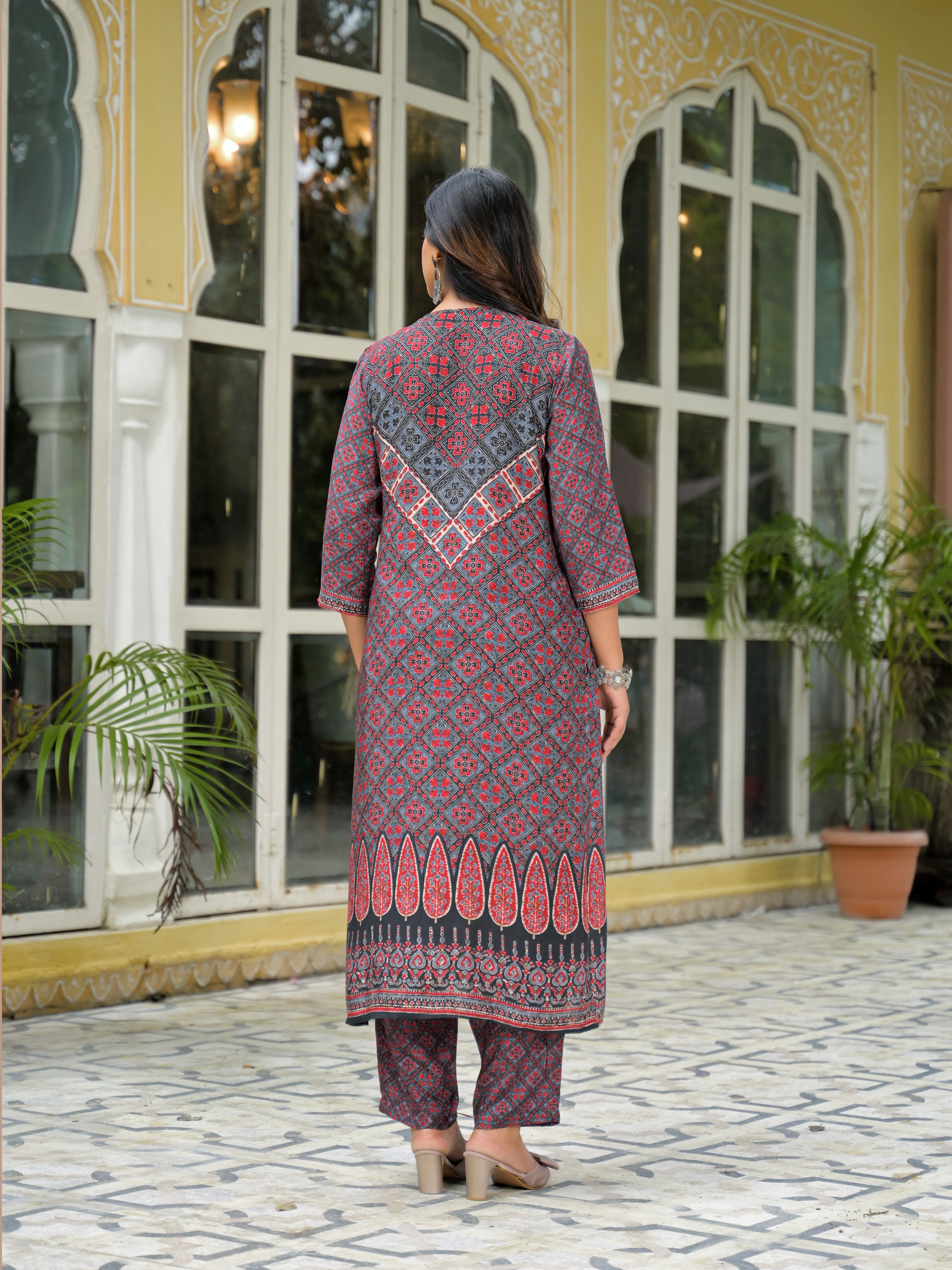 Women Ethnic Motifs Muskin Printed Kurta with Trousers & Dupatta