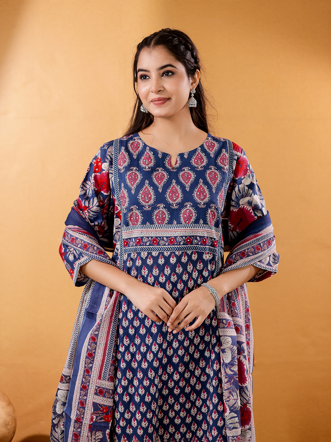 Women Floral Printed Regular Pure Cotton Kurta with Trousers & Dupatta