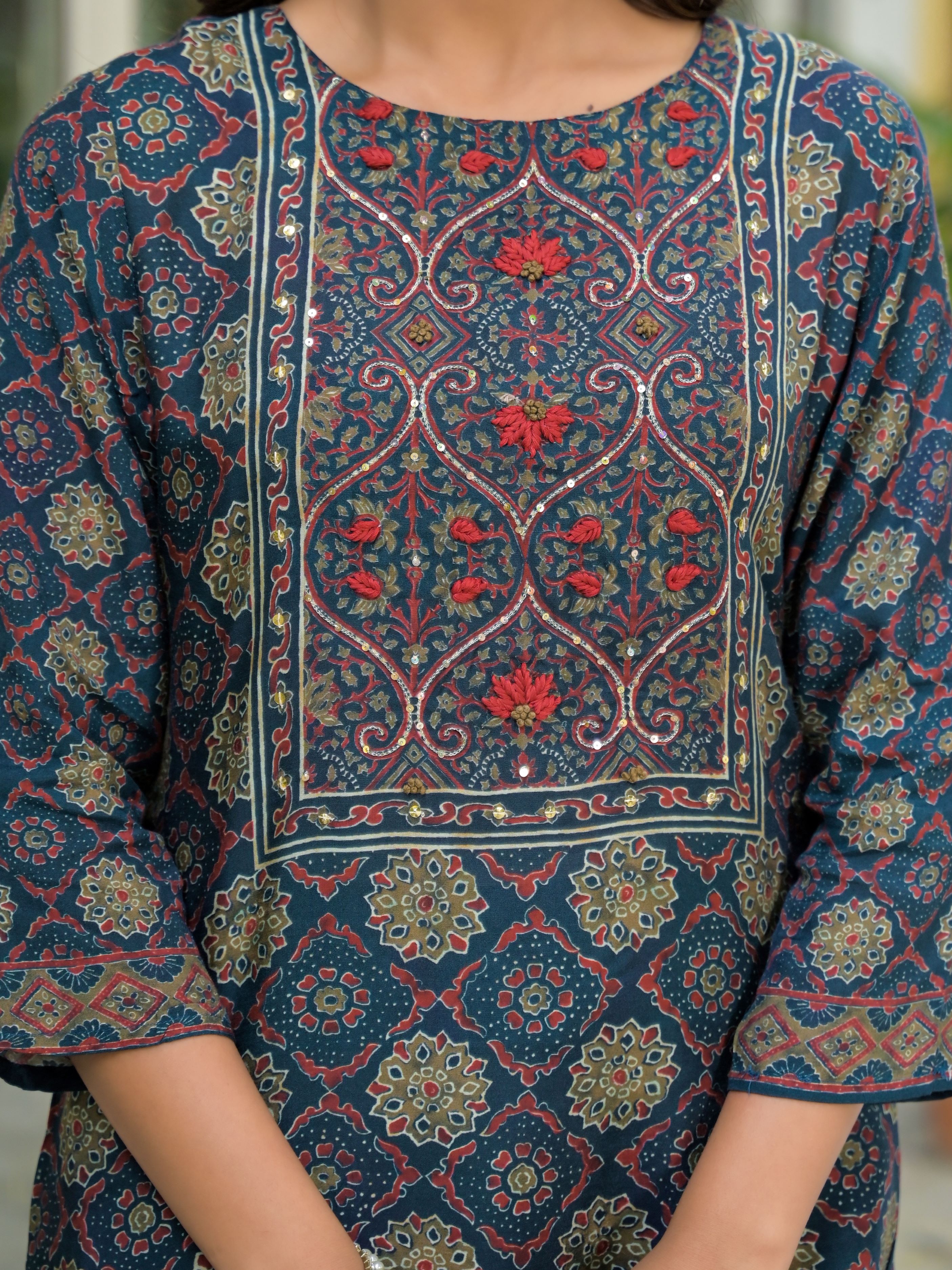 Ethnic Motifs Printed Round Neck Sequinned Muslin Kurta With Trousers & Dupatta