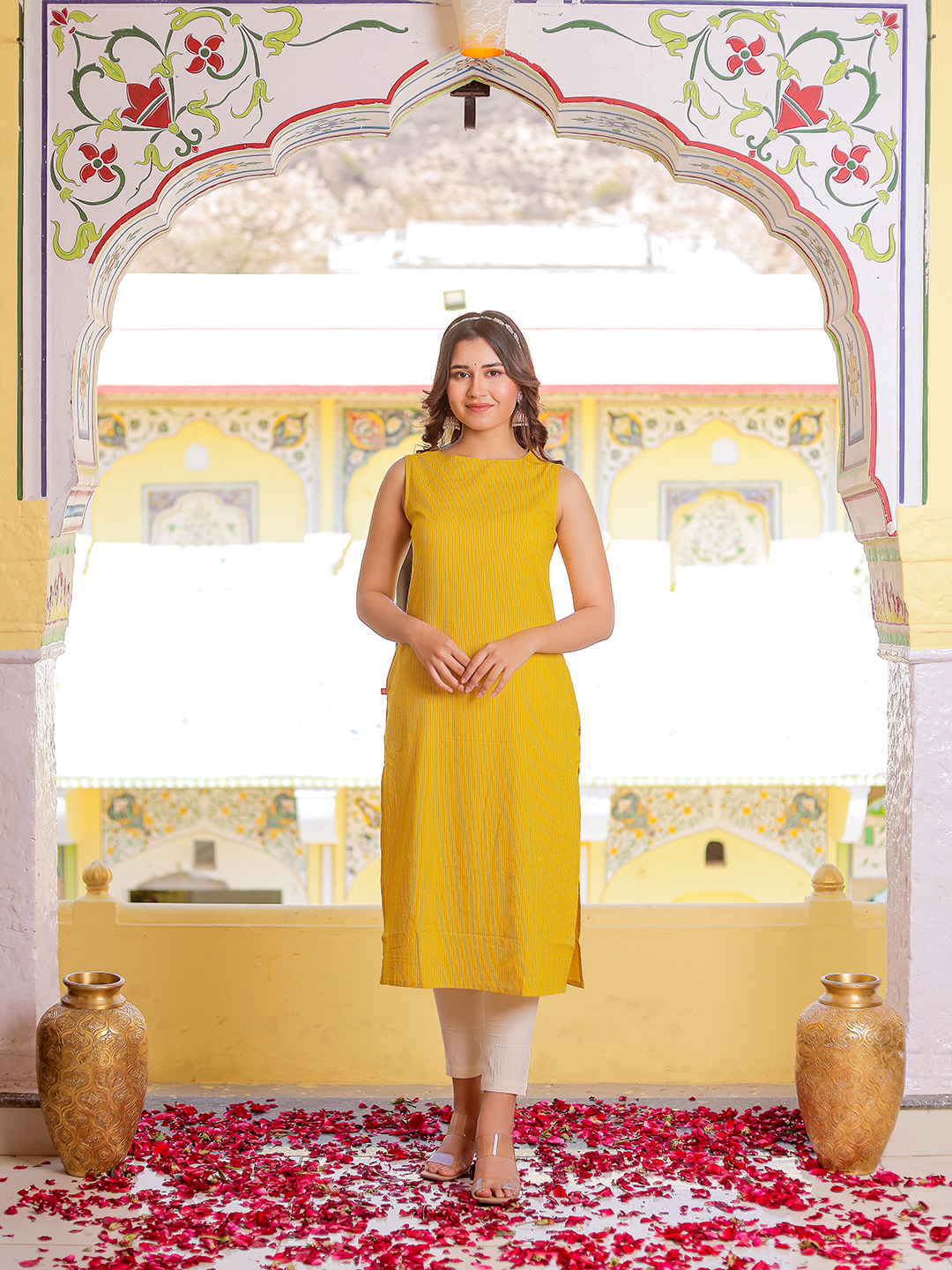 VASVI Women Cotton Sleeveless Straight Kurta