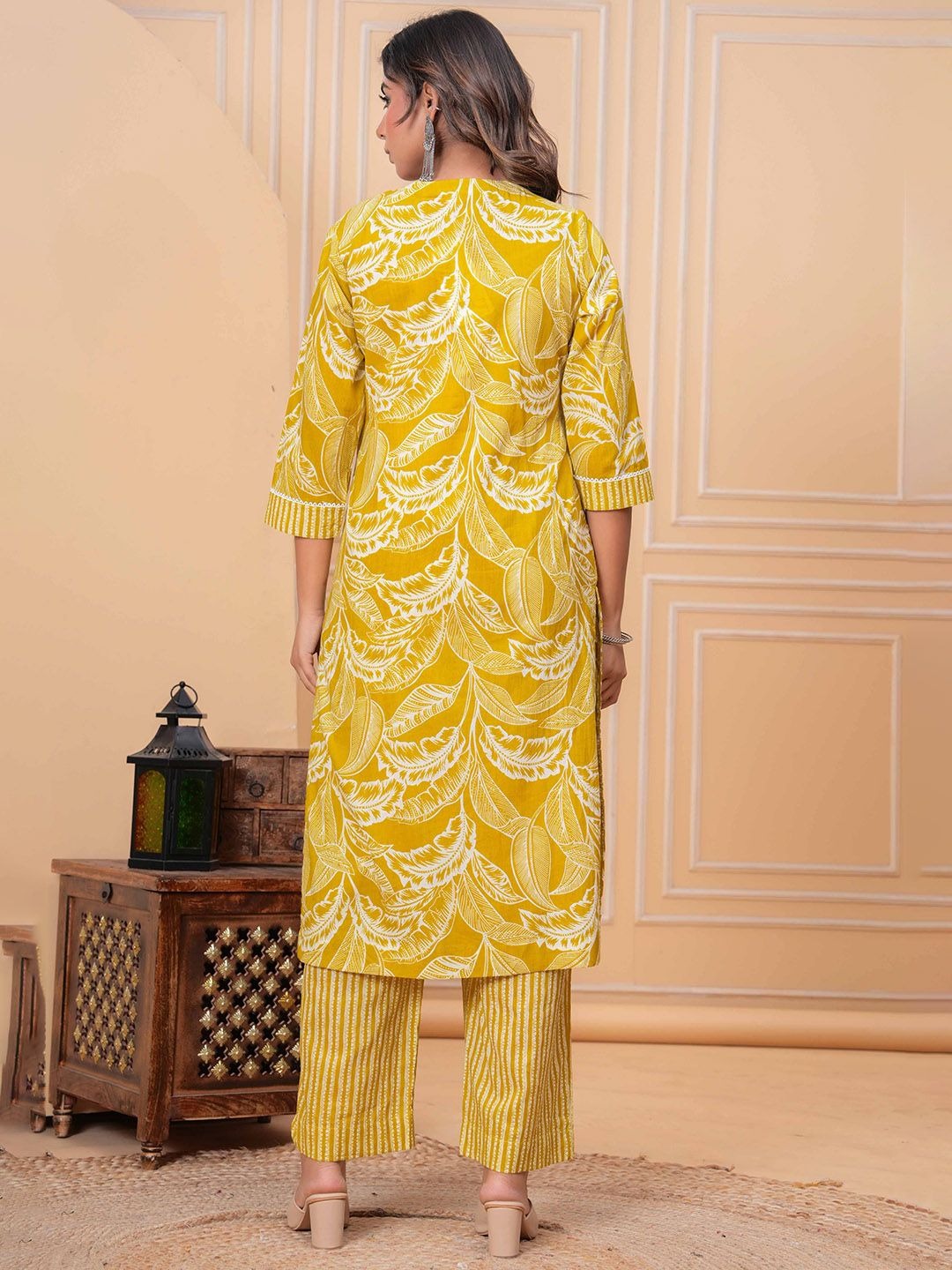 Floral Printed Regular Pure Cotton Kurta with Trousers & With Dupatta Hover