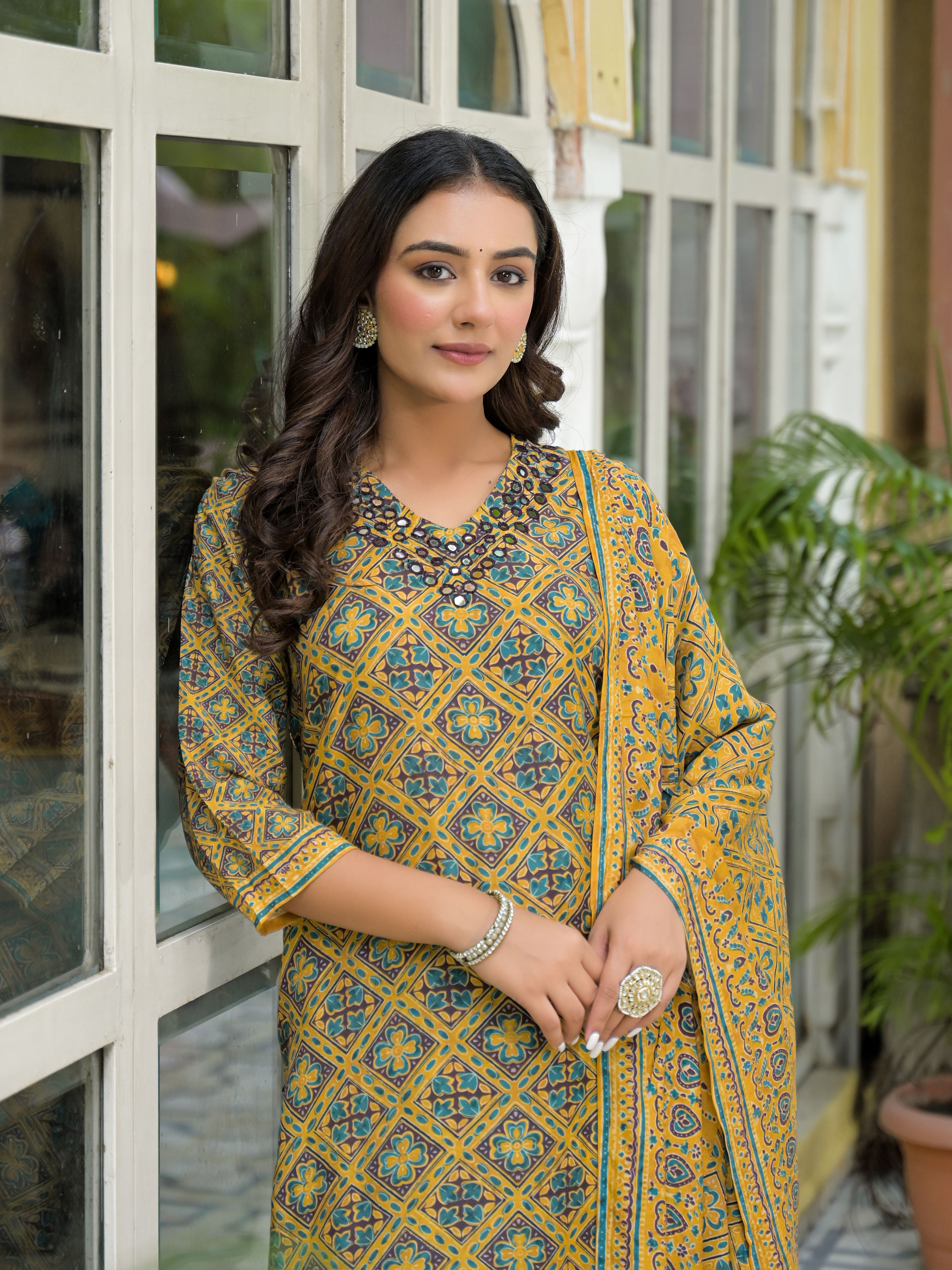 Women Ethnic Motifs Muskin Printed Kurta with Trousers & Dupatta
