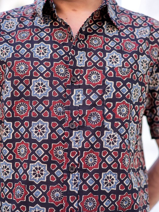 Men Classic Spread Collar Floral Printed Cotton Slim Fit Casual Shirt