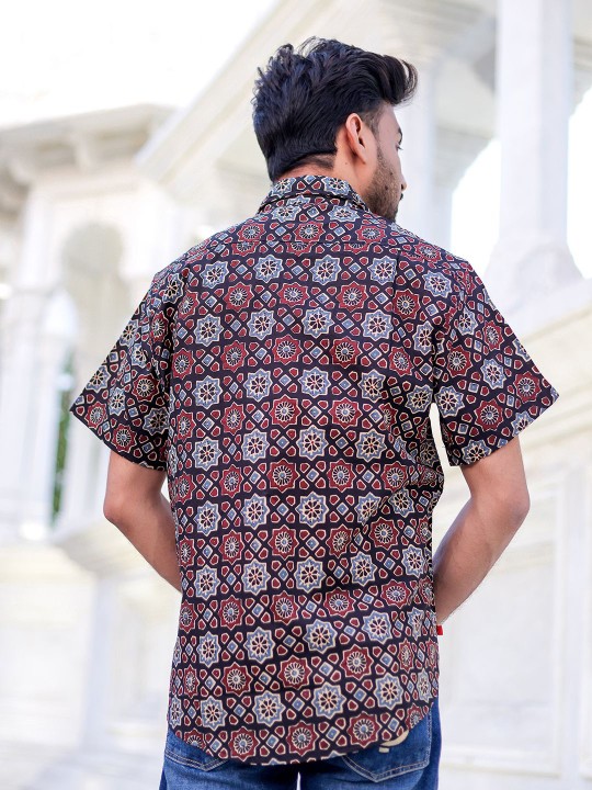 Men Classic Spread Collar Floral Printed Cotton Slim Fit Casual Shirt