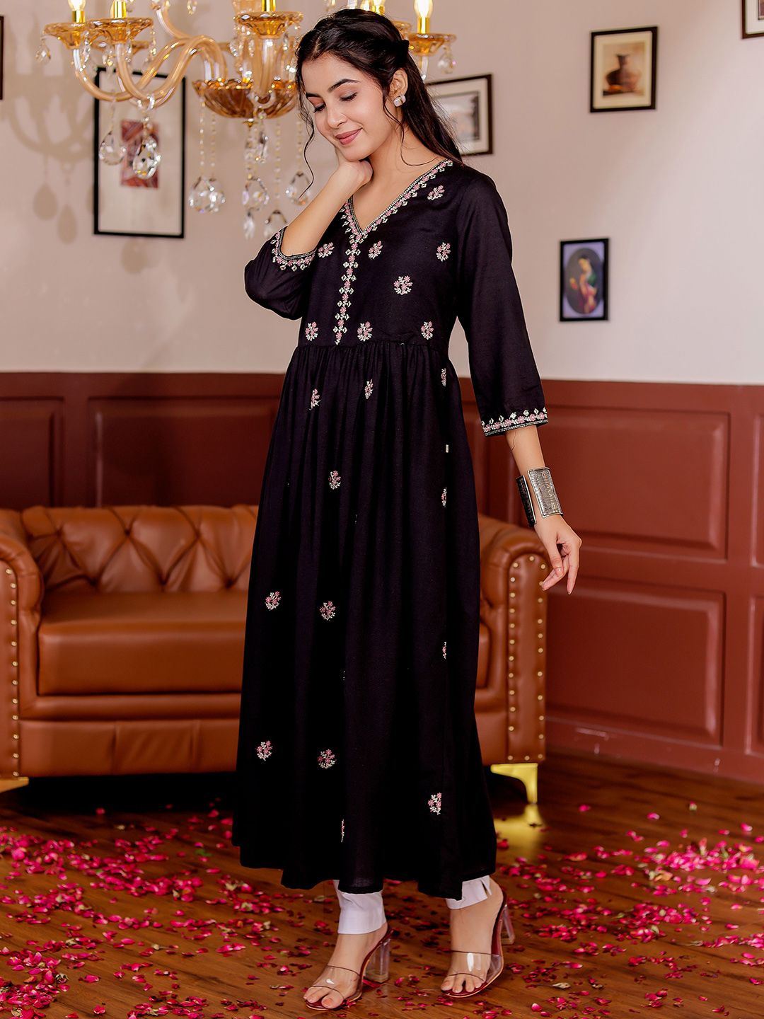 Women's Floral Embroidered V-Neck Anarkali Kurta