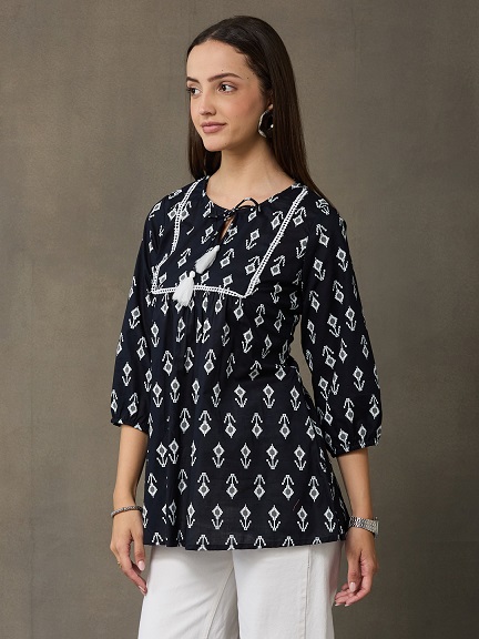 VASVI Women's  Cotton Printed Round Neck Casual Top, Black