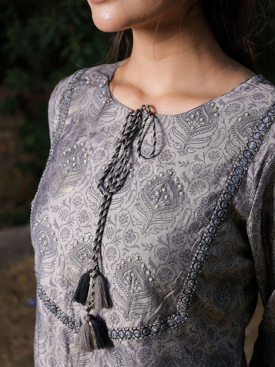 Ethnic Motifs Printed Tie-Up Neck Mirror Work Muslin Straight Kurta