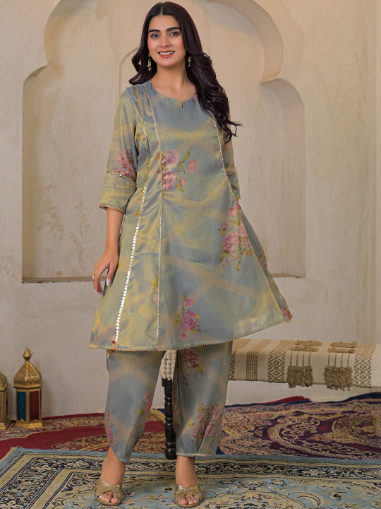 Women Floral Printed Kurta with Harem Pants & Dupatta Set