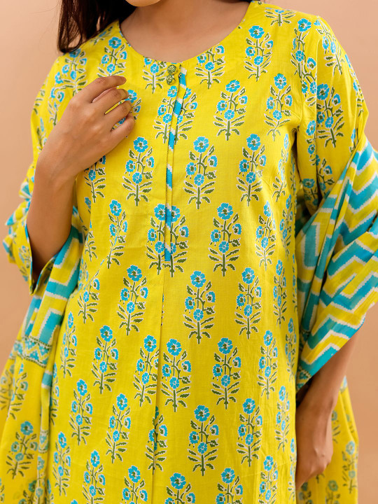 Women Floral Printed Pure Cotton Straight Kurta With Trousers & Dupatta Set