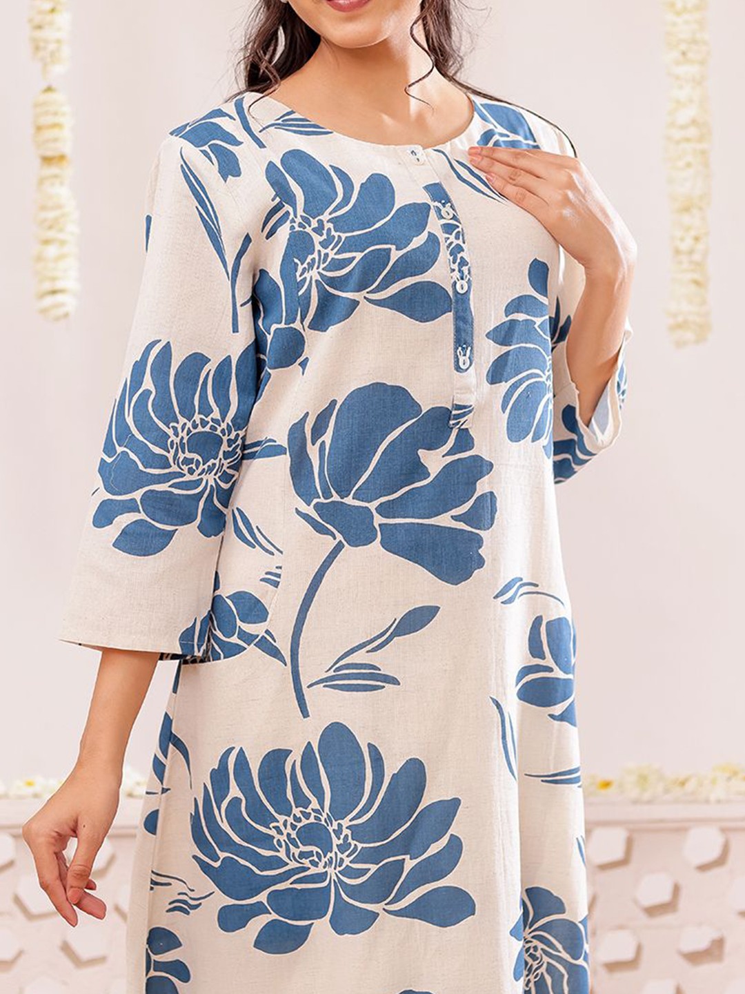 VASVI Floral Printed Thread Work Round Neck A-Line Kurta