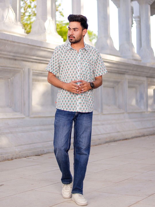 Men Classic Spread Collar Floral Printed Cotton Slim Fit Casual Shirt