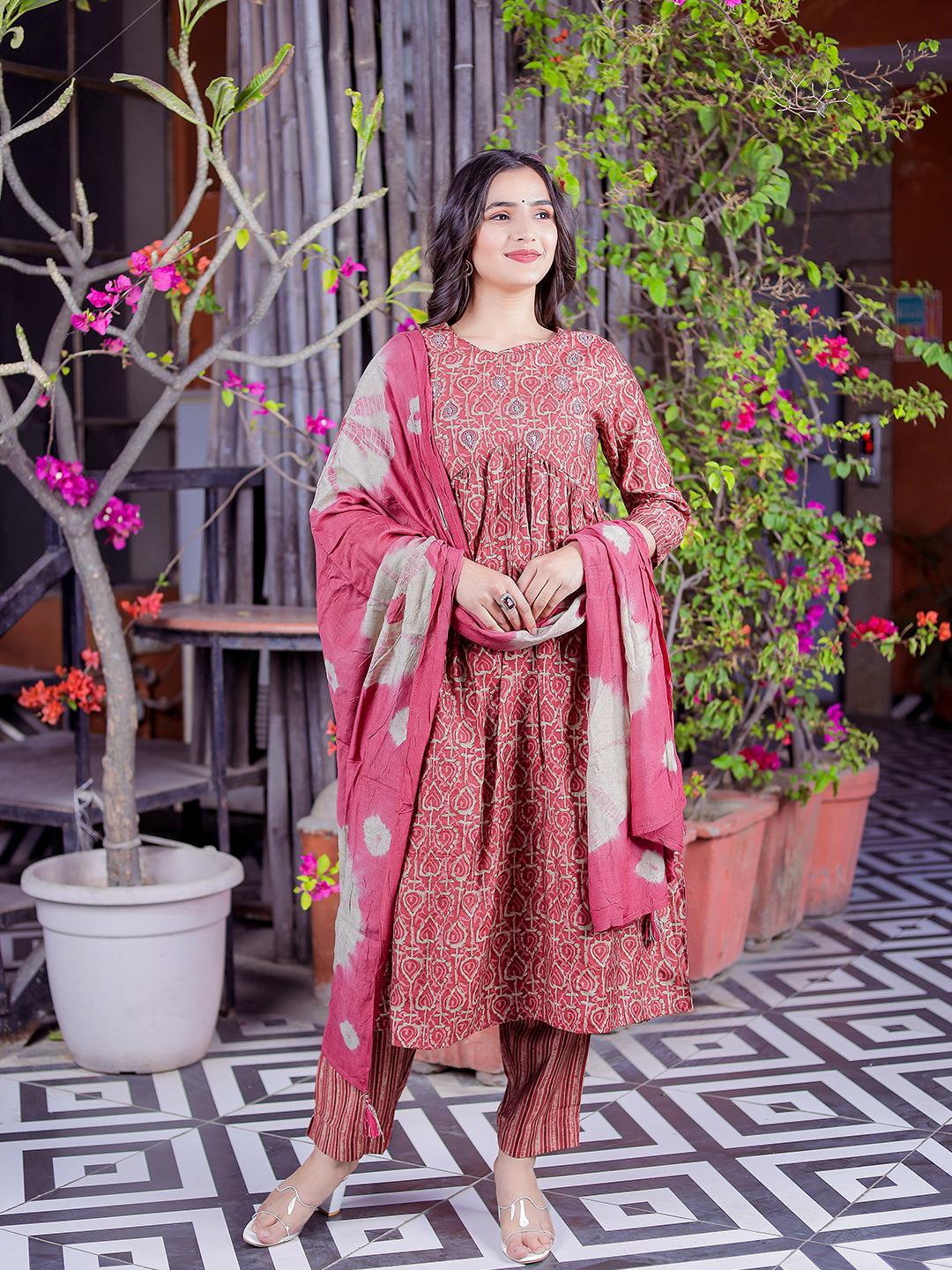 Women Floral Printed Regular Thread Work Kurta with Pyjamas & With Dupatta