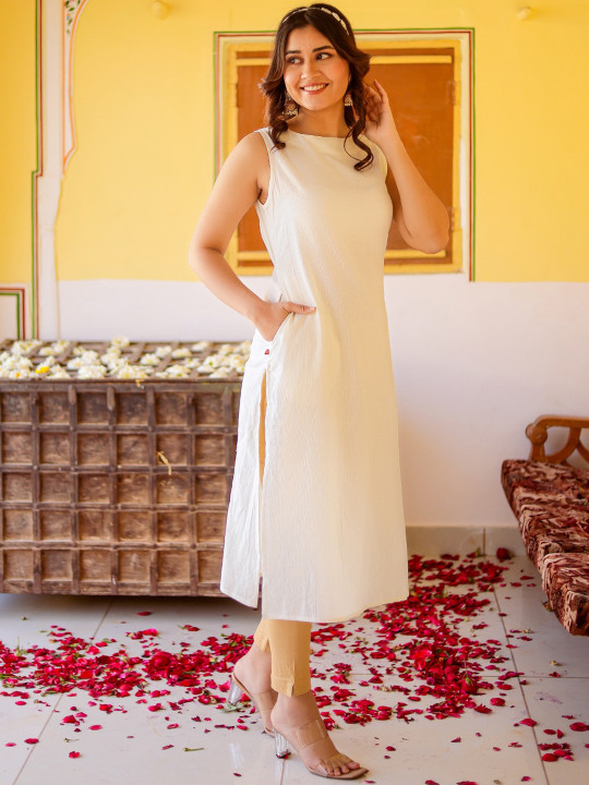 VASVI Women Cotton Sleeveless Straight Kurta