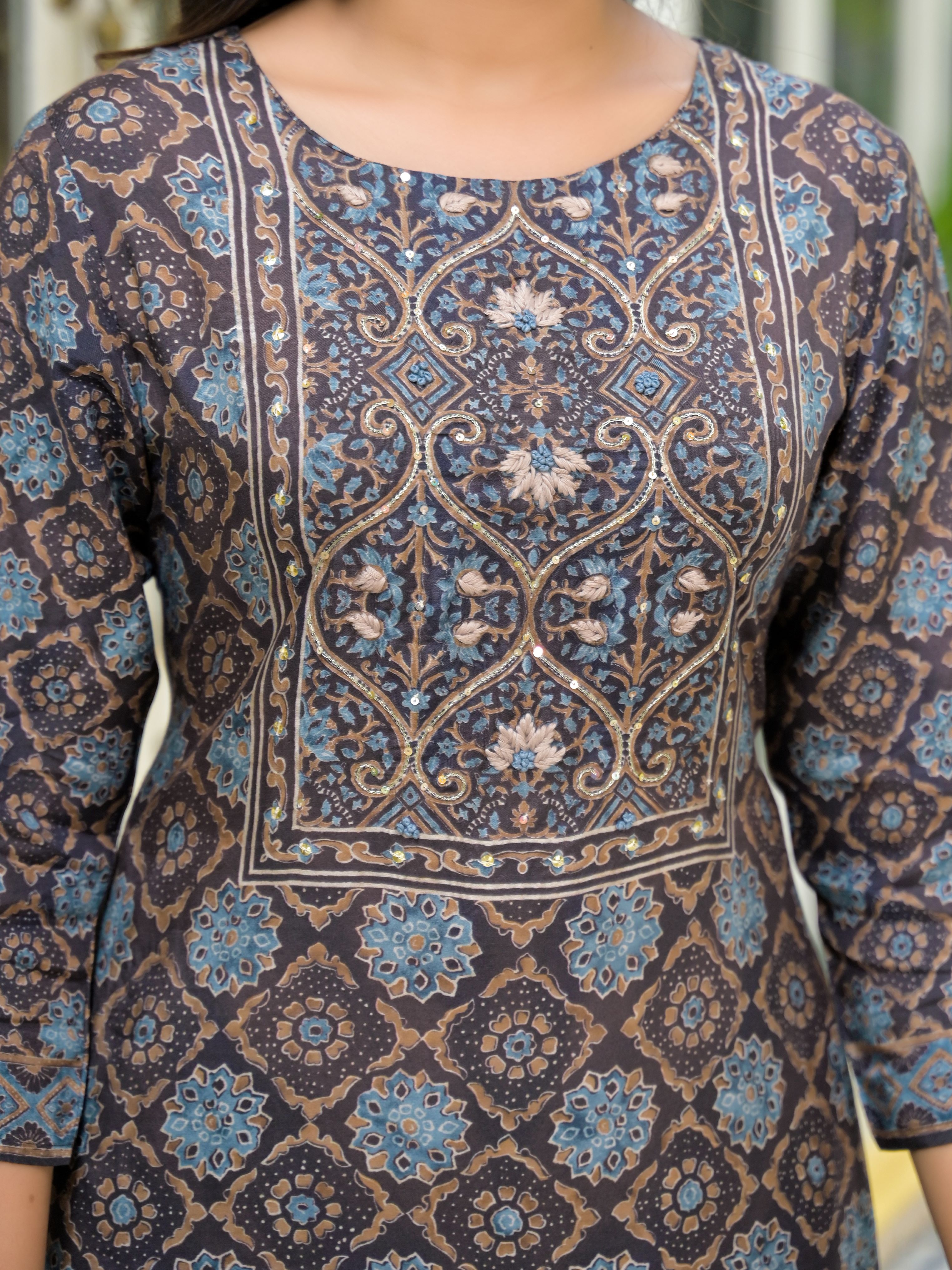 Ethnic Motifs Printed Round Neck Sequinned Muslin Kurta With Trousers & Dupatta