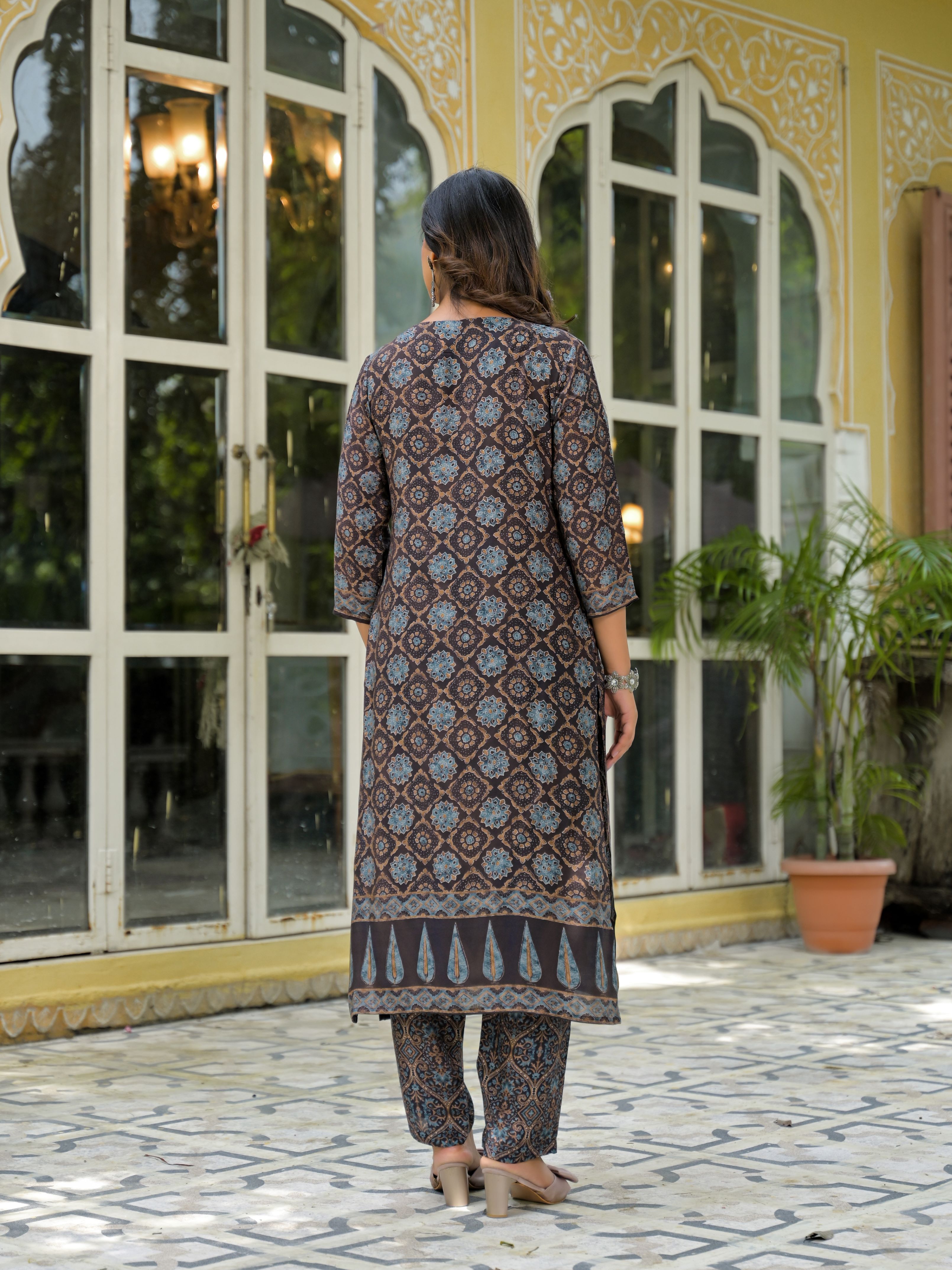Ethnic Motifs Printed Round Neck Sequinned Muslin Kurta With Trousers & Dupatta