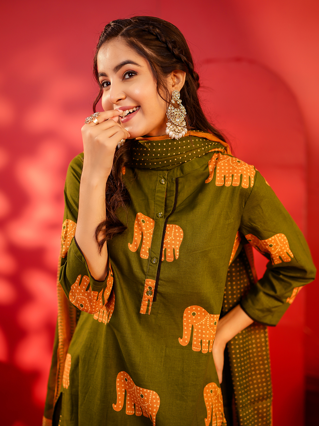 VASVI Women Elephant Printed Cotton Kurta Pant With Dupatta Set