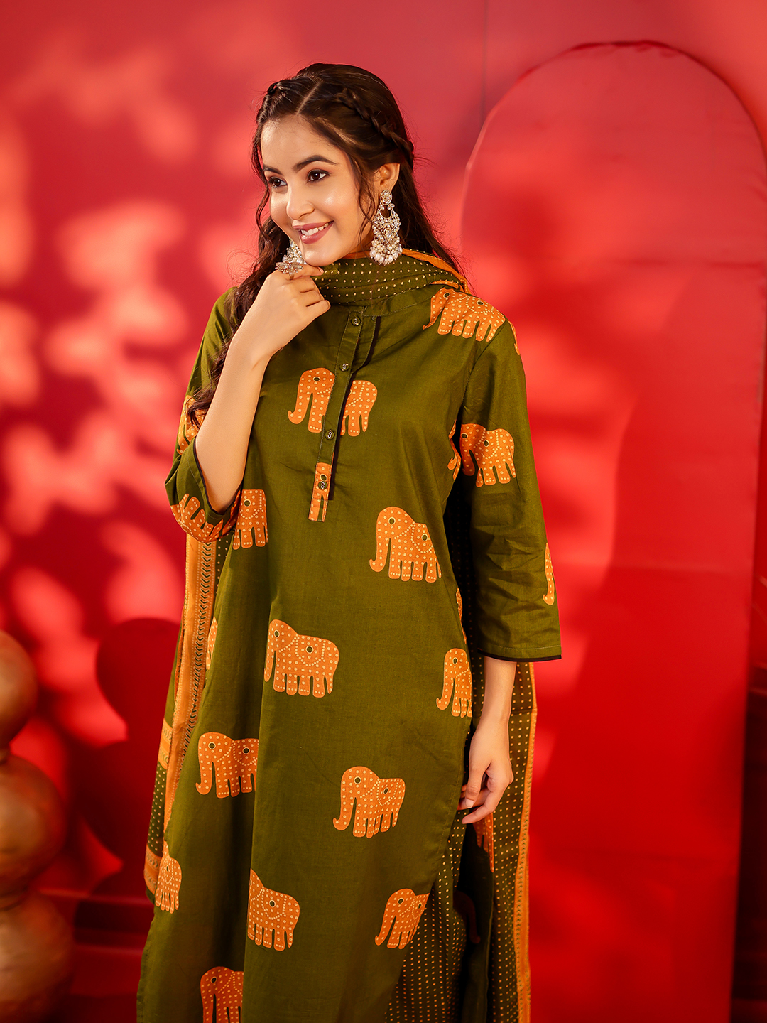 VASVI Women Elephant Printed Cotton Kurta Pant With Dupatta Set