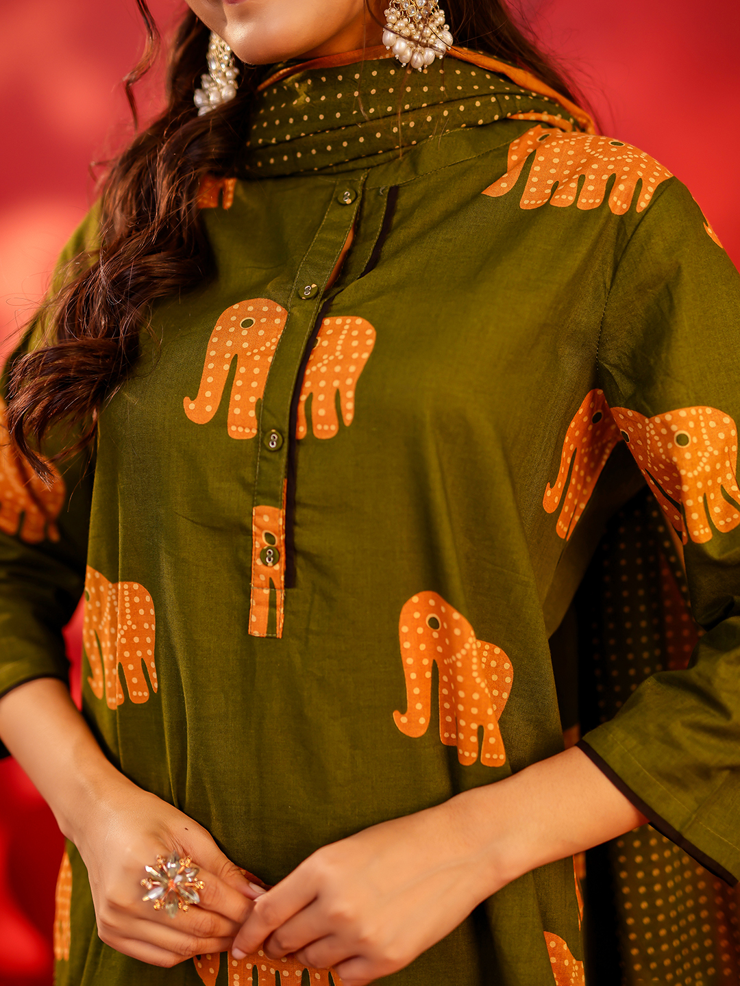 VASVI Women Elephant Printed Cotton Kurta Pant With Dupatta Set