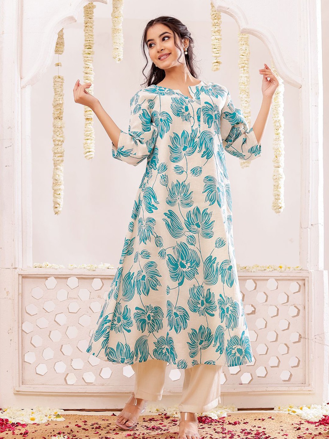 VASVI Women Floral Printed A-Line Cotton Kurta