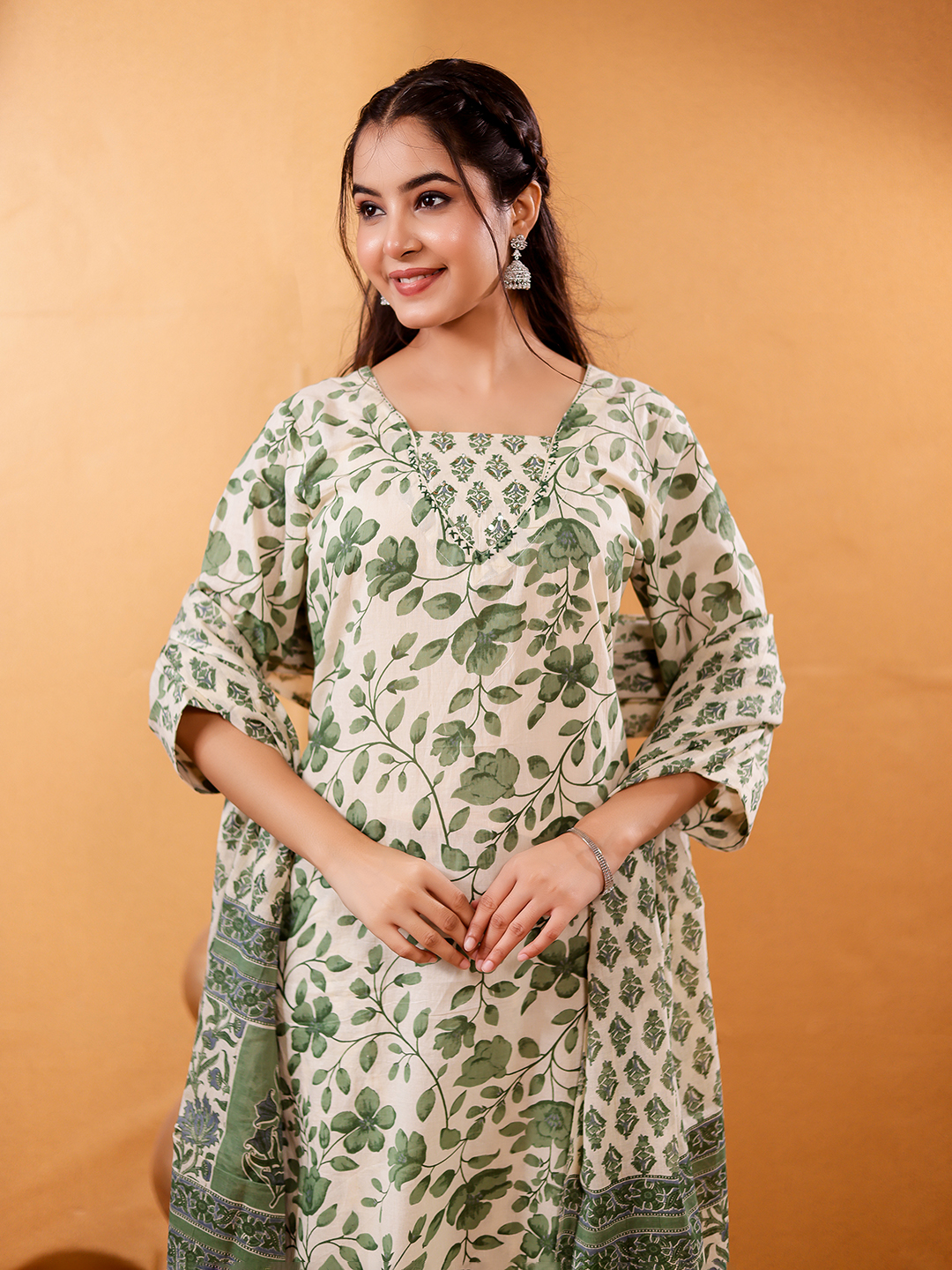 Women Floral Printed Cotton Handwaork Kurta with Trousers & Dupatta