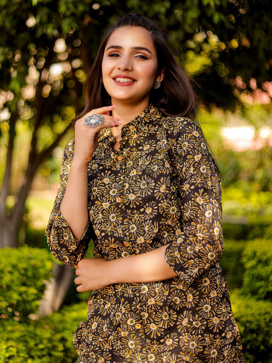 Women Floral Printed Shirt Collar Cotton Tunic