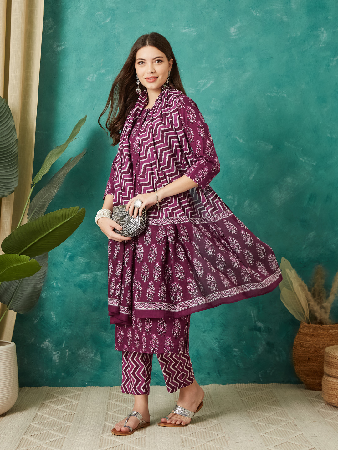 Vasvi Women Cotton Printed Kurta Set With Dupatta