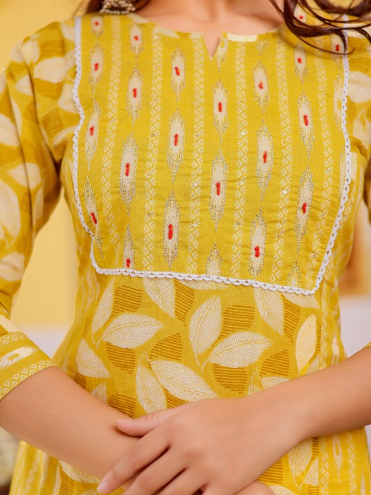 Floral Printed Cotton Thread Work Notch Neck Straight Kurta